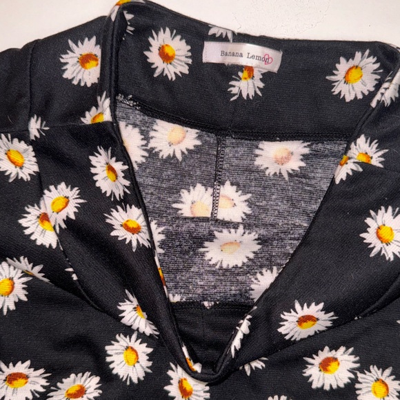 Forever 21 Cute Floral Skirt - Picture 2 of 3